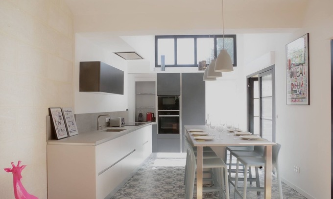 Talence House | Exclusive 3-Bedroom House with Private Patio & Spa
