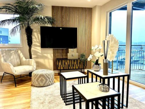 Grangetown Apartment | Exclusive Marina View Apartment with Free Parking & Great Reviews