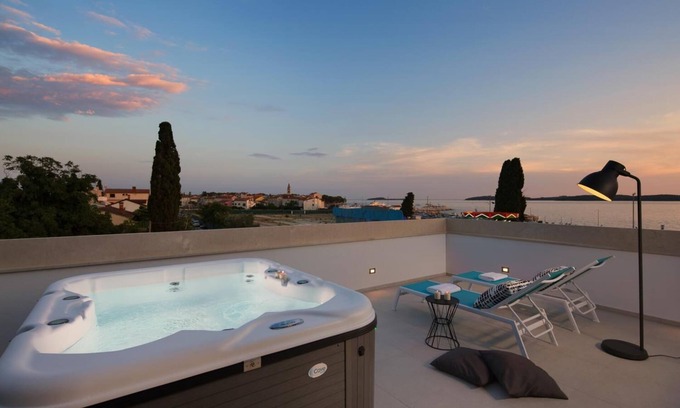 Fazana Apartment | Exclusive Penthouse with Jacuzzi and Ocean View Awaits