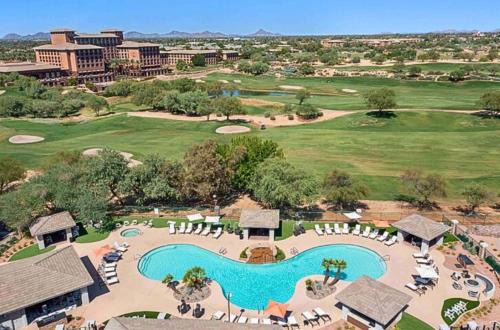 Kierland Apartment | Bright & Sunny 2 BR Unit with Oceanfront Views