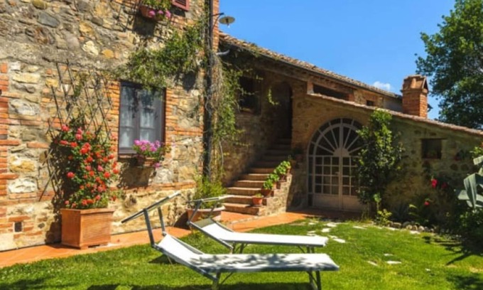 Contignano Villa | Experience Podere Contignano with Private Pool & Pet-Friendly