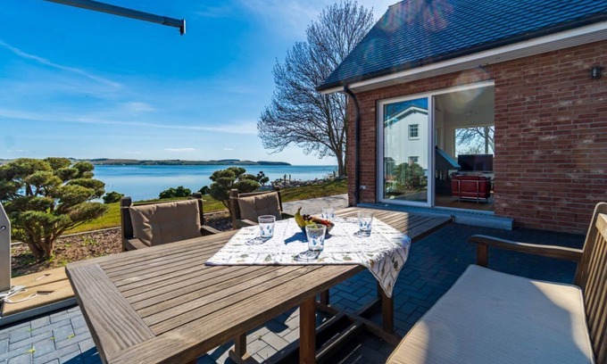 Middelhagen House | Experience Relaxation at "Ankerplatz" with Ocean Views