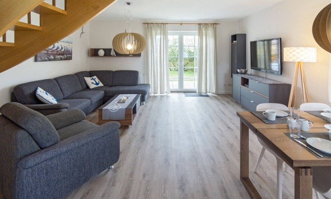 Norddeich House | Pet-Friendly Vacation Home in Norddeich with Ocean View