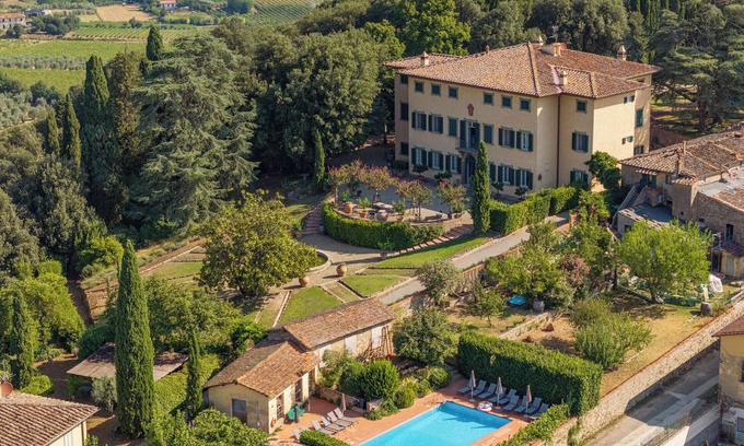 Bucine House | Experience the Elegance of an 18th Century Villa with Pool