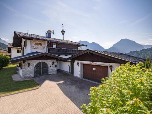 Fieberbrunn House | Discover Exclusive Villa Tirol: Pet Friendly & Family Ready