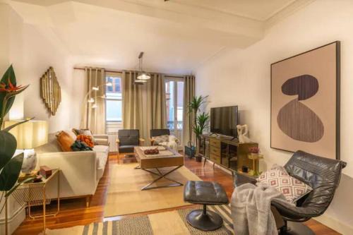 Bilbao Old Town Apartment | Discover a Unique Apartment in Casco Viejo - Rated 9.2/10