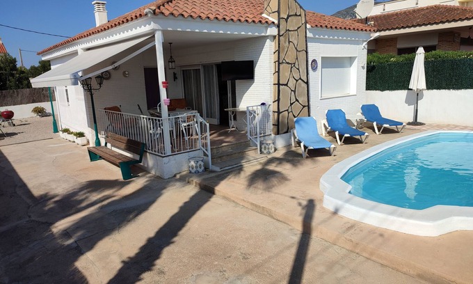 Alcanar Ski Chalet | Exclusivo Chalet with Ocean View & Private Pool Escape