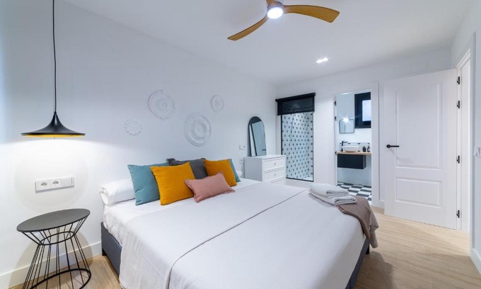 Almeria Centro Apartment | Exclusivo Loft Catedral: Child-Friendly & Rated 9.5/10