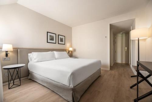 La Coruna Hotel | Discover Exe Coruña: Family-Friendly 4-Star Retreat