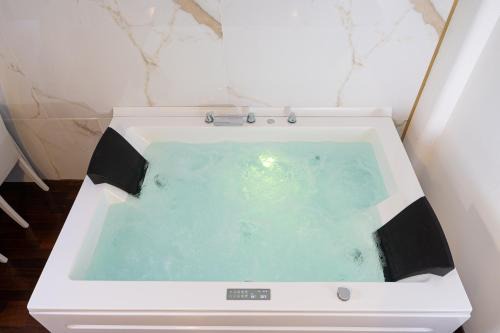 Fuorigrotta Apartment | Comfortable EXE Napoli Stadium Apartment with Spa Amenities