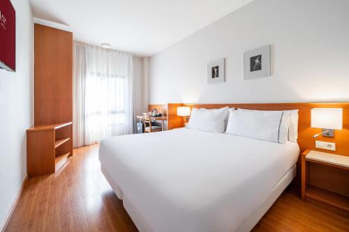 Pozuelo de Alarcon Hotel | Exe Pozuelo: Accessible Comfort with Breakfast Included