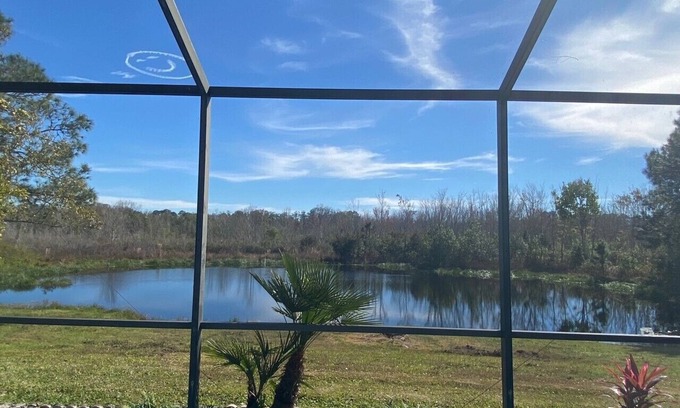 Sunset Lakes Villa | Beautiful 4 Bedroom Home near Disney with Private Pool
