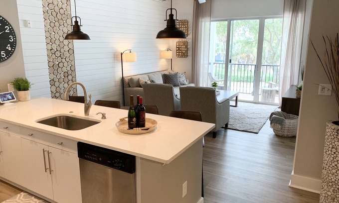 Downtown Tampa Condo | Waterview Executive Suite with Pool Near Riverwalk Tampa