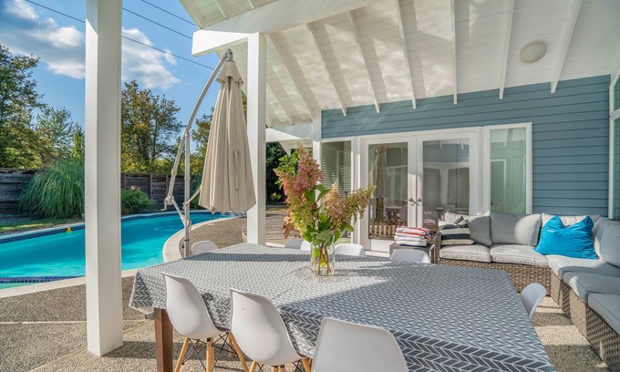 Clyde Hill House | Executive 4BR Home with Heated Pool & Pet-Friendly Perks