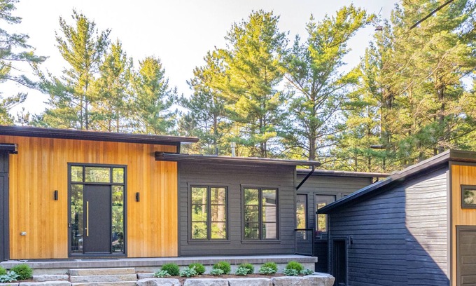 Grand Bend Villa | Exclusive 5-Bed Oceanfront Beach House at BEACH O' PINES