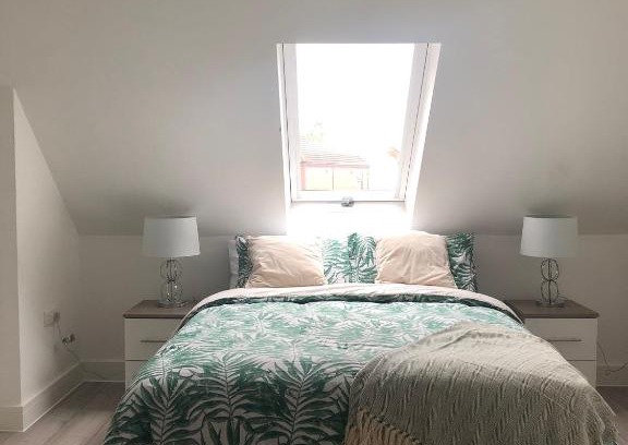 Luton Apartment | Guest Rated: Executive Apartment in Luton with Family Amenities