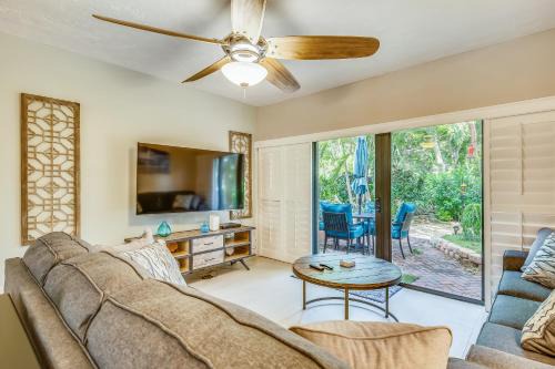 Islamorada Apartment | Relax at Executive Bay Club Condos with Ocean View Amenities