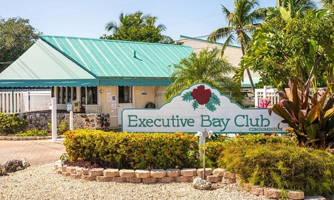 Islamorada Villa | Beachfront Executive Bay: Poolside Fun Awaits You!