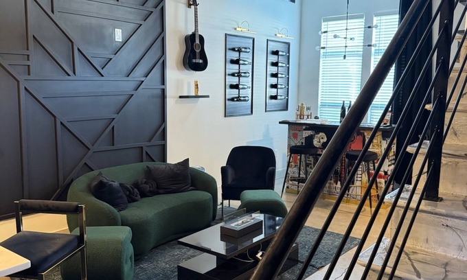 Westside Condo | Executive Bi-Level Loft , Private Entry , West Midtown , 20 mins from Airport