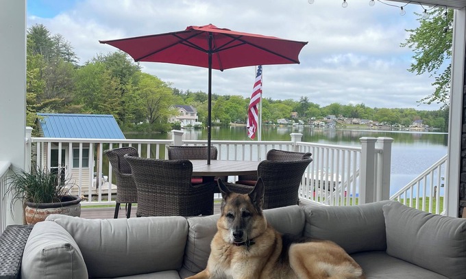 Derry House | Lakefront Haven: Hot Tub, Fire Pit & Floating Office