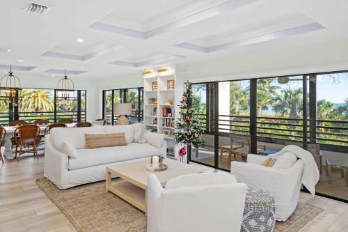 Sanibel Apartment | Renovated Executive Residence with Panoramic Gulf Views