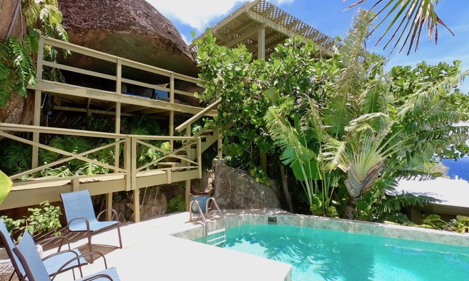 Peterborg Villa | Exquisite Executive Retreat Near Magen's Beach, Rated 9.8