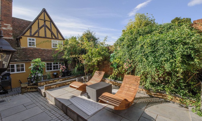 Saffron Walden Apartment | Cozy 1-Bed Studio in Saffron Walden with Great Amenities