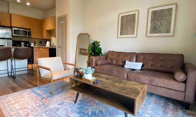 Brookhollow Apartment | Deluxe Executive Suite with Pool & Family-Friendly Amenities