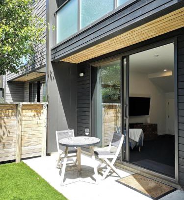 Wellington House | Executive Townhouse in Island Bay with Free Parking