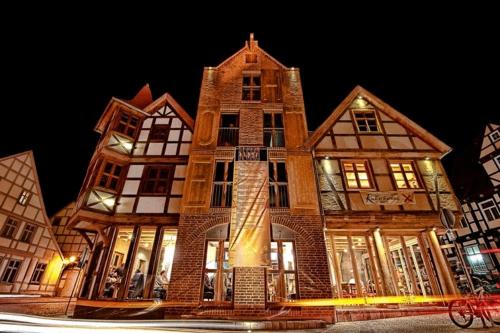Tangermuende Hotel | Inviting Schlafstuben & Quartier Langer Hals with Great Amenities