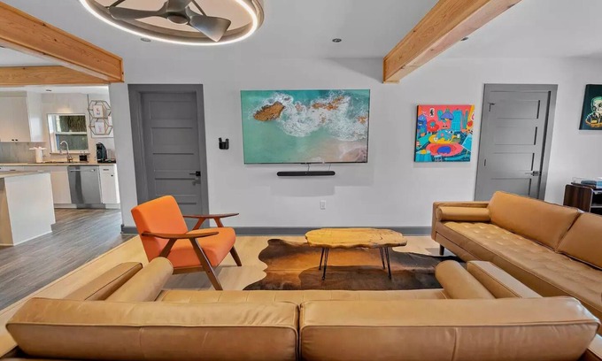 Galindo House | Discover Bliss in Eclectic South Austin with Spa & Hot Tub