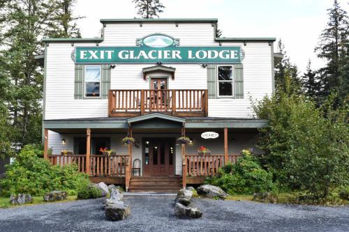 Seward Cabin | Discover Exit Glacier Lodge: Family-Friendly Retreat Awaits