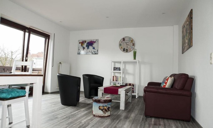 Einbeck Apartment | Exclusive Two-Bedroom Apartment with Balcony at Haus Sertürner