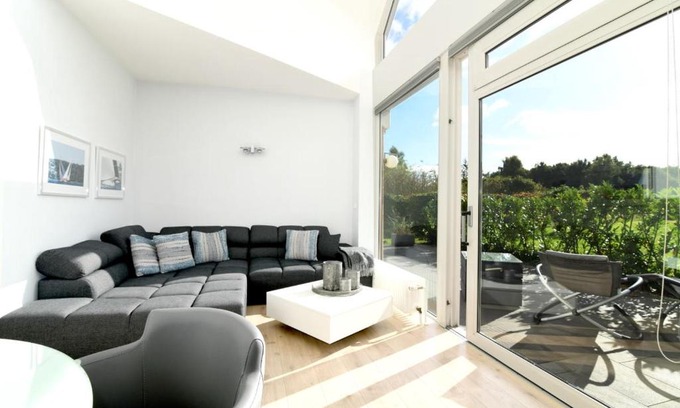 Groemitz House | Exclusive Holiday Home with Pool and Sauna by the Ocean