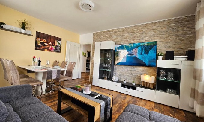 Wesertor Apartment | Bright Ground-Floor Apartment in Central Kassel with Fast WiFi