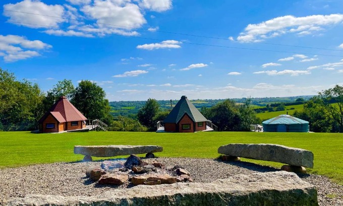 Okehampton Apartment | Discover Exmoor Lodge: Child-Friendly 4-Star Retreat