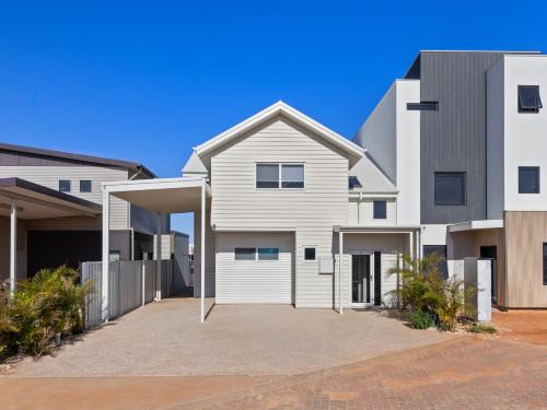 Exmouth House | Family-Friendly Exmouth Escape by the Canals - Rated 8/10