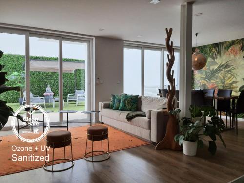 Linda-a-Velha Apartment | Exotic Fusion Double Suite with Garden - 4-Star Rated Bliss