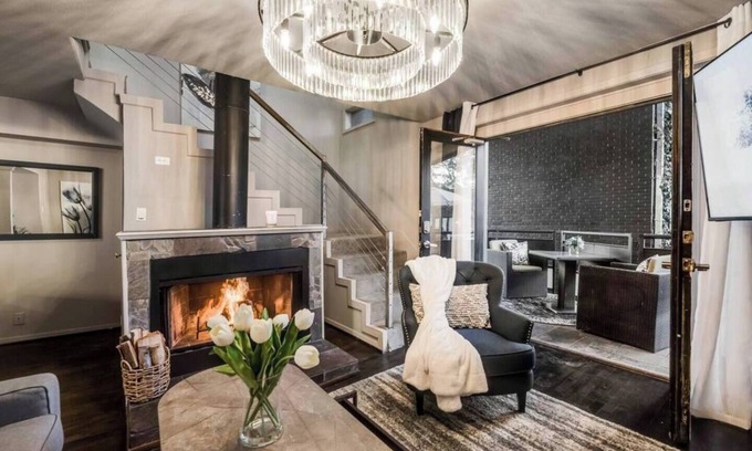 Lower Greenville Condo | Bright 2-Bed Loft with Spa and Resort Pool Amenities
