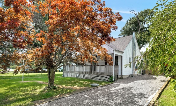 Mayo House | Expansive Beverly Triton Retreat
