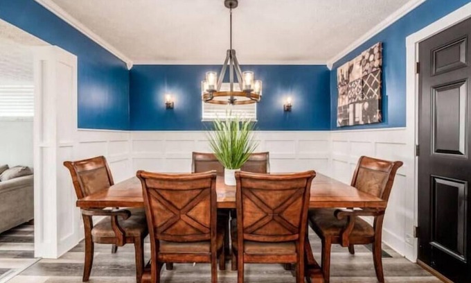 Columbus House | Private Oasis Retreat: 6 Bedrooms Near Downtown Fun