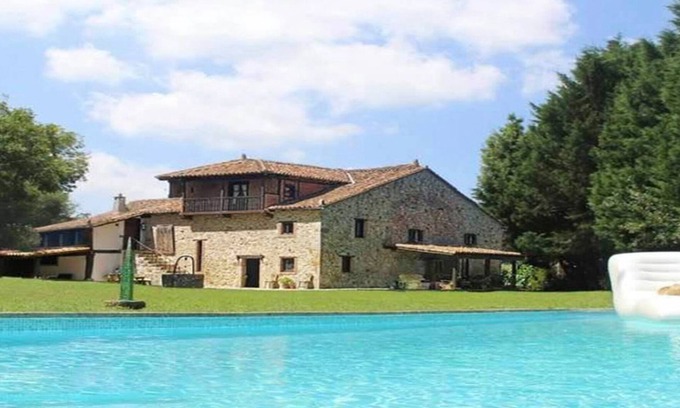 Lierganes Apartment | Spectacular Retreat Next to Cabarceno Nature Park with Pool