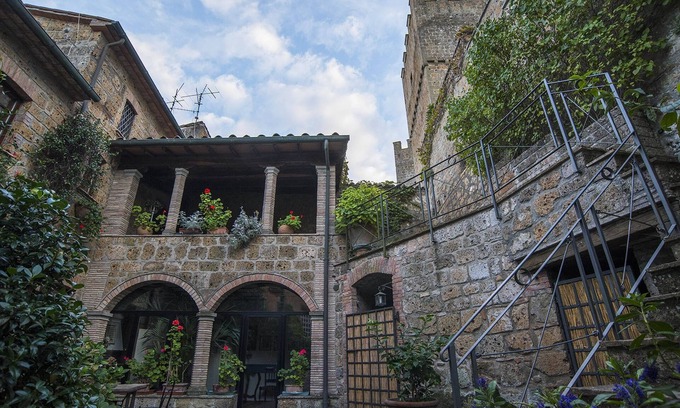 Proceno Apartment | Indulge in a Castle Getaway with Breathtaking Views