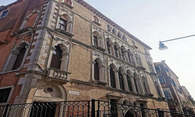 Santa Croce Apartment | Explore Authentic Venice in a Historic Noble Apartment
