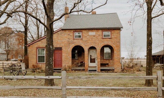 Nauvoo House | Discover the Beautiful Pioneer Home in Nauvoo - Rated 9.8!