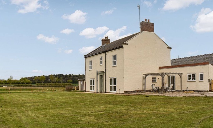 Darlington Cottage | Experience Countryside Living in a Family-Friendly Farmhouse