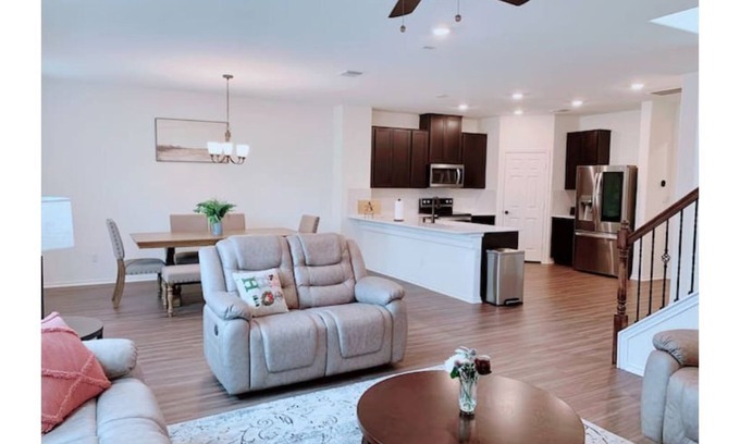 Georgetown House | Guest Rated 10/10: Stylish 3-Bedroom Family Retreat
