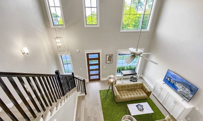 Hattiesburg Villa | Unforgettable Stay in Hattiesburg's Prime Location!