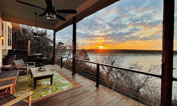 Temple House | Experience Lake Belton! Pet-friendly Home w/Lake access, magical views & sunsets
