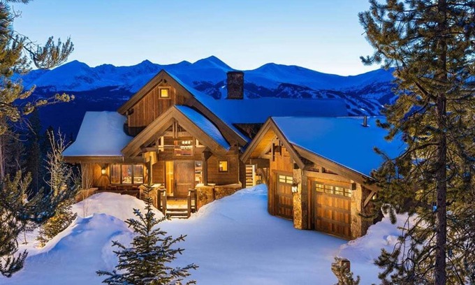 Baldy Mountain House | Three Sisters Lookout: Spectacular Views & Relaxing Hot Tub